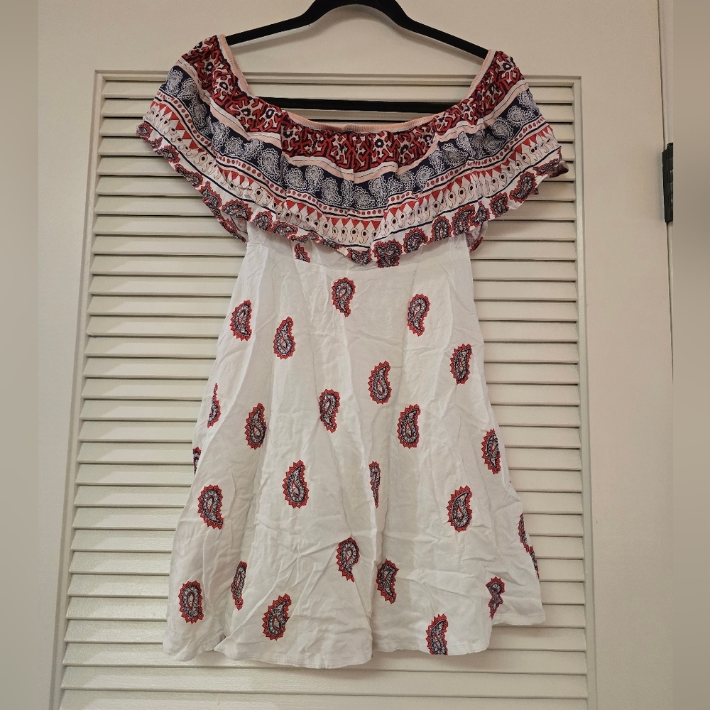 Selfie Leslie - Off-Shoulder With Ruff Neckline & Paisley Print Mini Dress